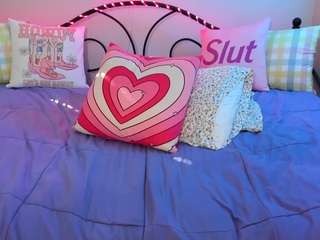 Live webcam model koramarina on Soda Cams