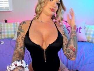 Live webcam model koramarina on Soda Cams