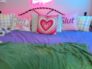 Live webcam model koramarina on Soda Cams