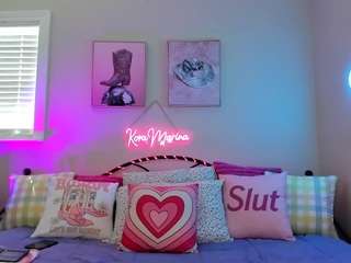 Koramarina's cam show statistics and live stream