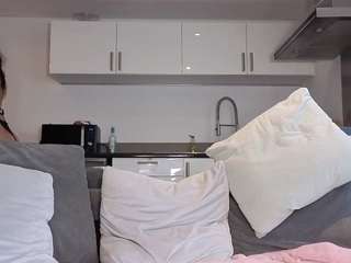 Live webcam model bigboobiebabe on Soda Cams