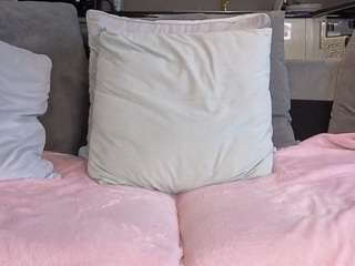 Live webcam model bigboobiebabe on Soda Cams