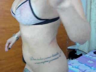 victoria-lorens live cam preview