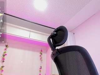 alison-daniels live cam preview