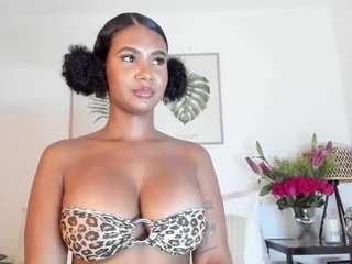 ninagold Live Webcam on CamSoda