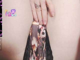 kittyhotass's live room