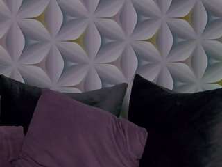 mina-babe Live Webcam on CamSoda