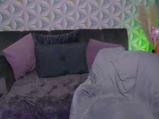 Live webcam model mina-babe on Soda Cams