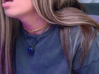 Live webcam model mina-babe on Soda Cams