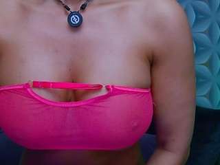 mina-babe Live Webcam on CamSoda