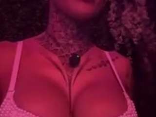 iamanna Live Webcam on CamSoda