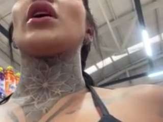 iamanna's CamSoda show and profile