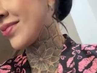 iamanna's CamSoda show and profile