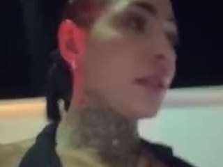 iamanna's CamSoda show and profile