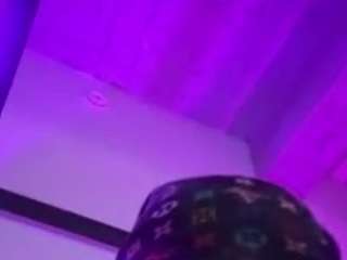 Live webcam model pyteee on Soda Cams