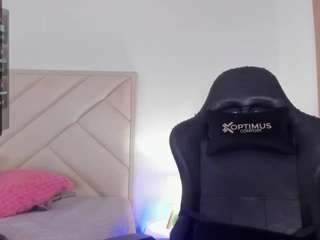 sofia-jones's live room