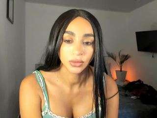 destinnemills webcam model