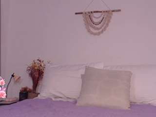 destinnemills Live Webcam on CamSoda