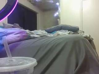 Antonettekiki's cam show statistics and live stream