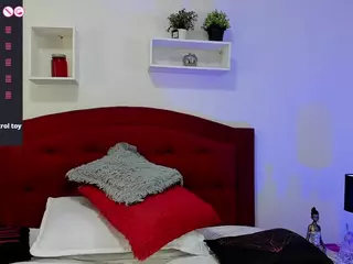 cristalkitty's Live Sex Cam Show