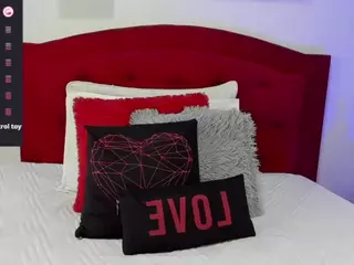 cristalkitty's Live Sex Cam Show