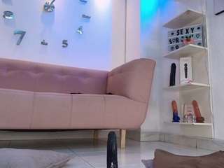 devora-sammer Live Webcam on CamSoda