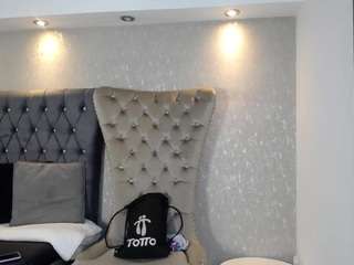 devora-sammer Live Webcam on CamSoda