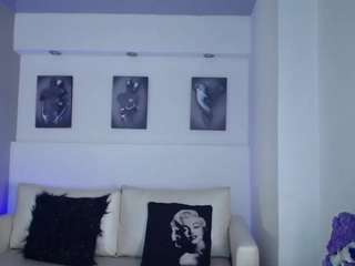 devora-sammer Live Webcam on CamSoda