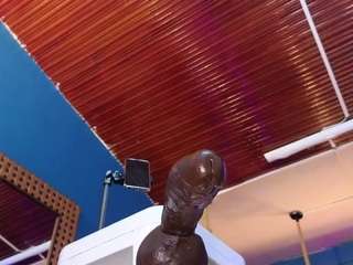 lady-brownn webcam model