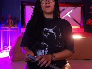 Live webcam model lady-brownn on Soda Cams