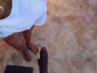 Live webcam model lady-brownn on Soda Cams