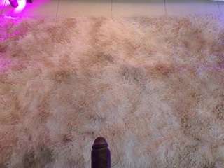 Live webcam model lady-brownn on Soda Cams