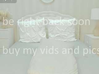 idealovnet's CamSoda show and profile