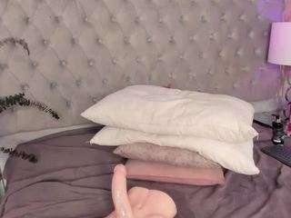 Kaitlyn Brown live cam preview