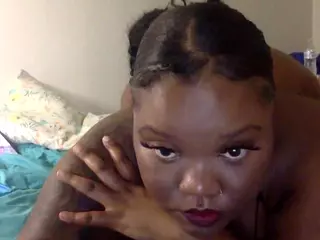ladyblueee's Live Sex Cam Show