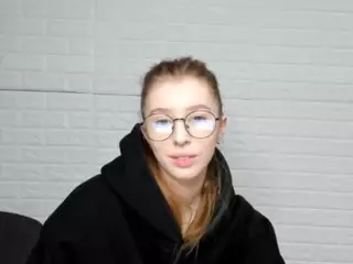 EllaHughes's Live Sex Cam Show