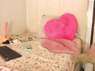 Live webcam model kiimlove on Soda Cams