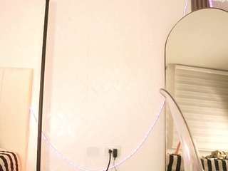 Live webcam model kiimlove on Soda Cams