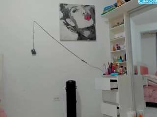 olivahot31's CamSoda show and profile