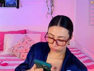 lily-evanss webcam model