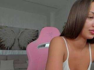 Live webcam model tiffanyhouston on Soda Cams