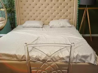EmilyFoxy's Live Sex Cam Show