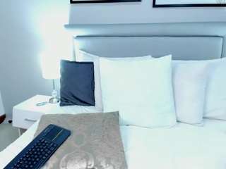 mili-moon Live Webcam on CamSoda