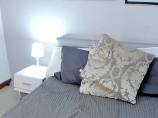 mili-moon live on CamSoda