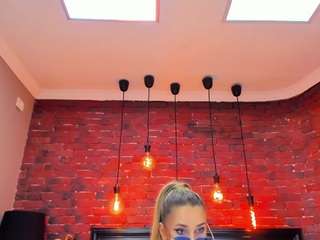 christynaross webcam