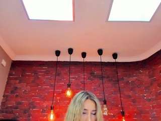 christynaross webcam
