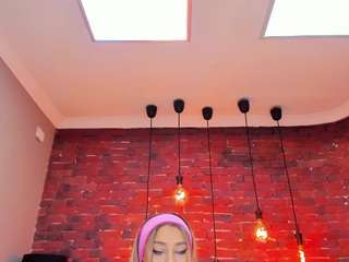christynaross webcam