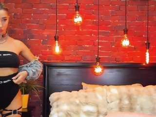 christynaross webcam