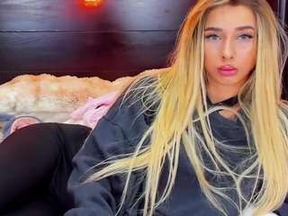 christynaross webcam