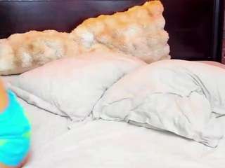 Live webcam model christynaross on Soda Cams